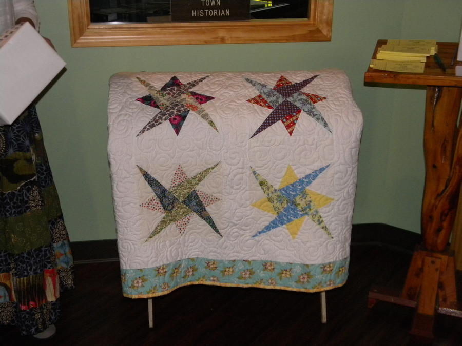 Quilt for raffle.JPG